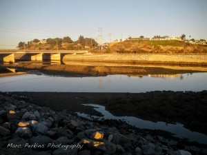 Victoria St / Hamilton Ave's bridge over SART, seen from the west side of the Santa Ana River.