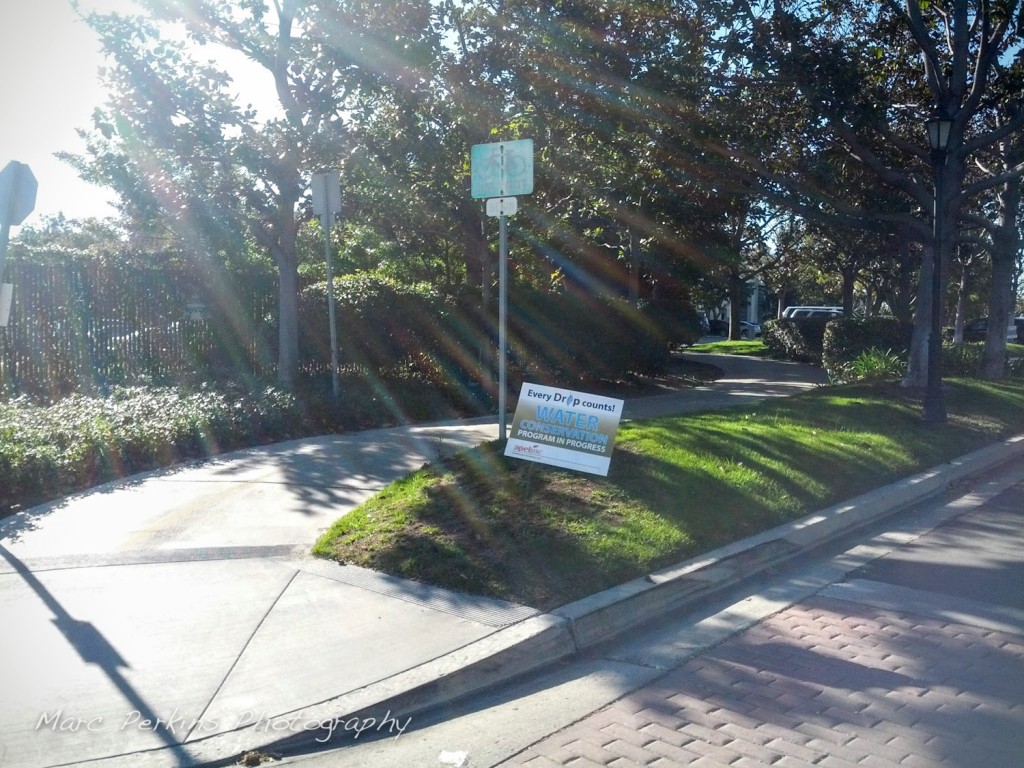 The entrance to the Santa Ana River Trail from Sunflower Ave / Cadillac Ave is nearly impossible to see unless you know right where it is. Here's a closeup of that entrance.