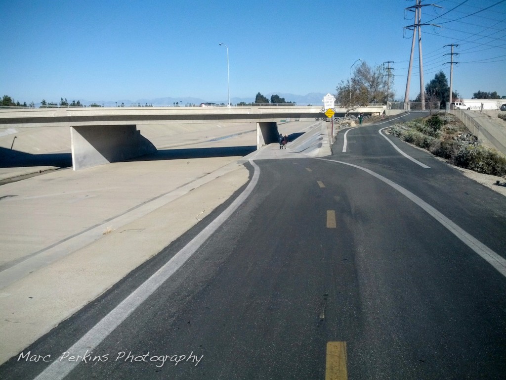 The southern entrance from MacArthur Blvd to the Santa Ana River Trail.