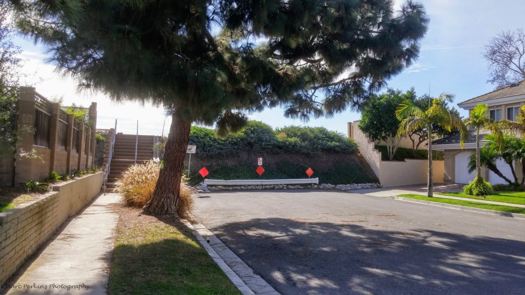 The Canary Drive entrance to Fairview Park.